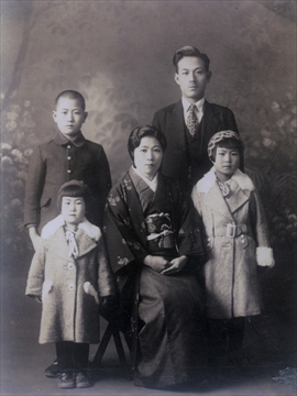 小学校3年生のころの家族写真